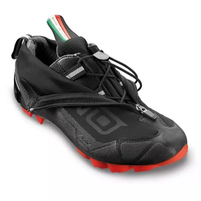 Scarpe Crono CX4 Colore Nero - ReArtù abbigliamento sportivo personalizzato